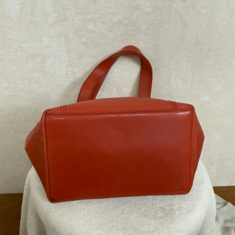 Classic Red Leather Tote Shoulder Bag - Picture 3 of 8